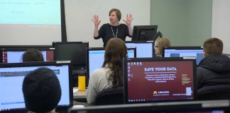 Kate Peterson teaching workshop to undergraduates in classroom